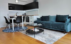 Beautiful 1 - Bedroom Apartment In Downtown