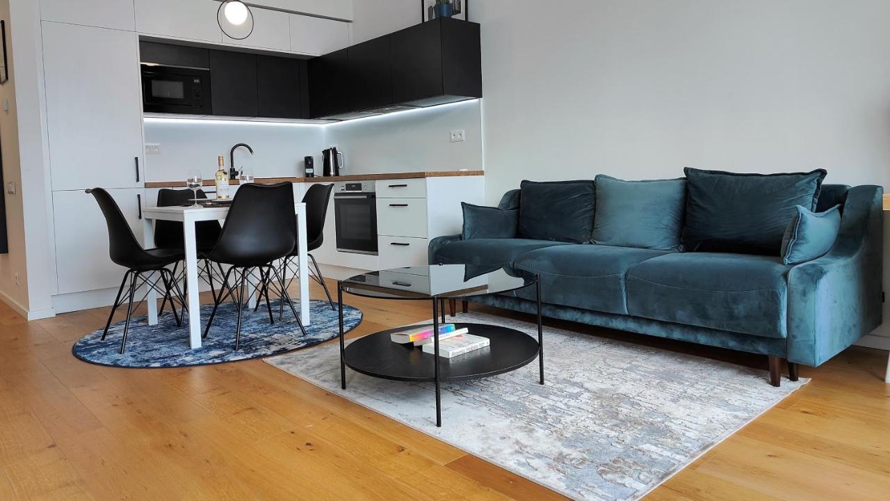 Beautiful 1 - Bedroom Apartment In Downtown Братислава Екстер'єр фото